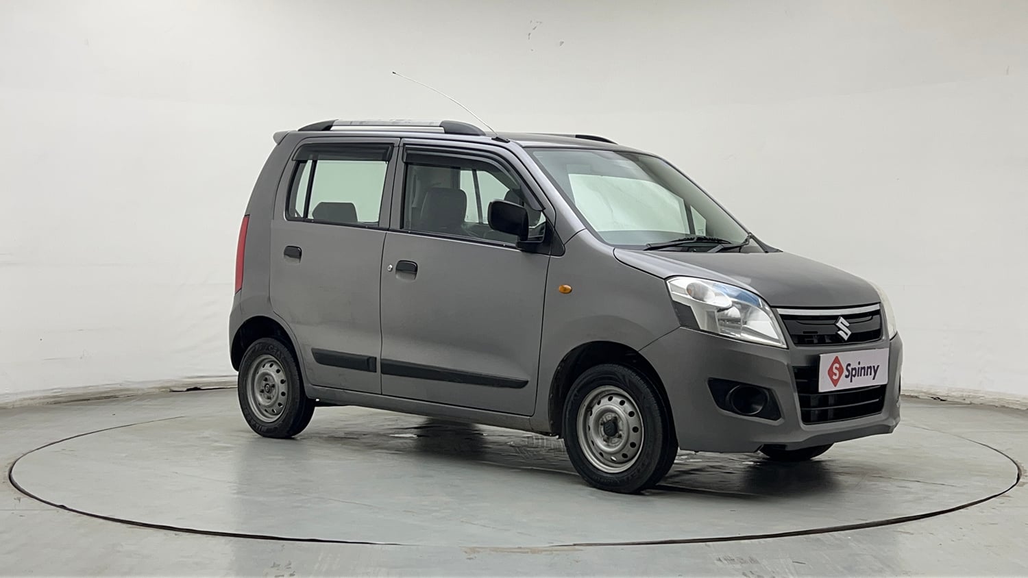 Used 2017 Maruti Suzuki Wagon R 1.0 LXI CNG (outside fitted) Cng Manual exterior RIGHT FRONT CORNER VIEW