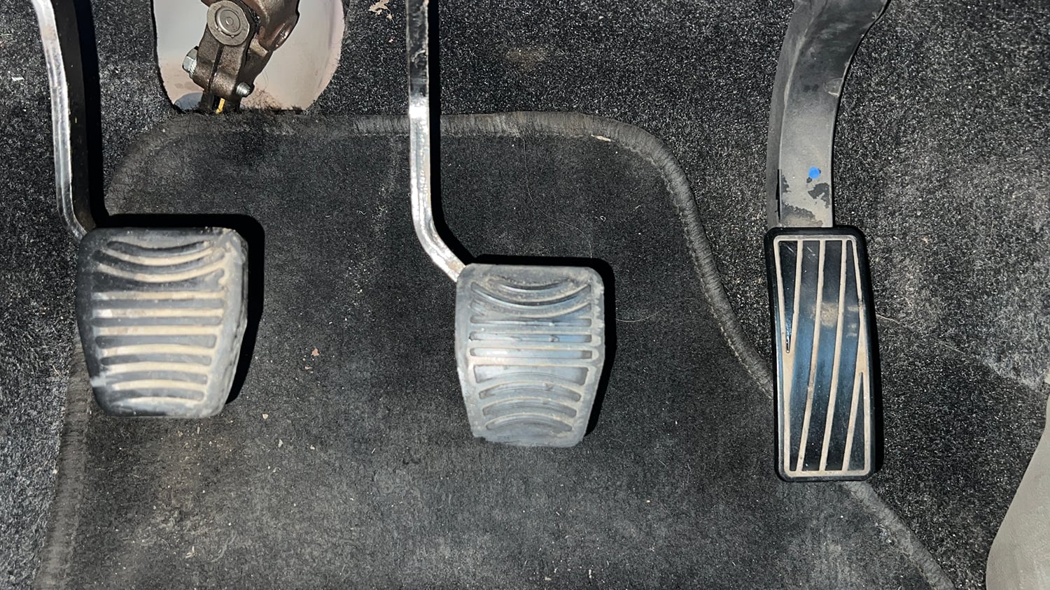 Used 2016 Mahindra KUV100 K6+ 6 STR Petrol Manual interior PEDALS VIEW