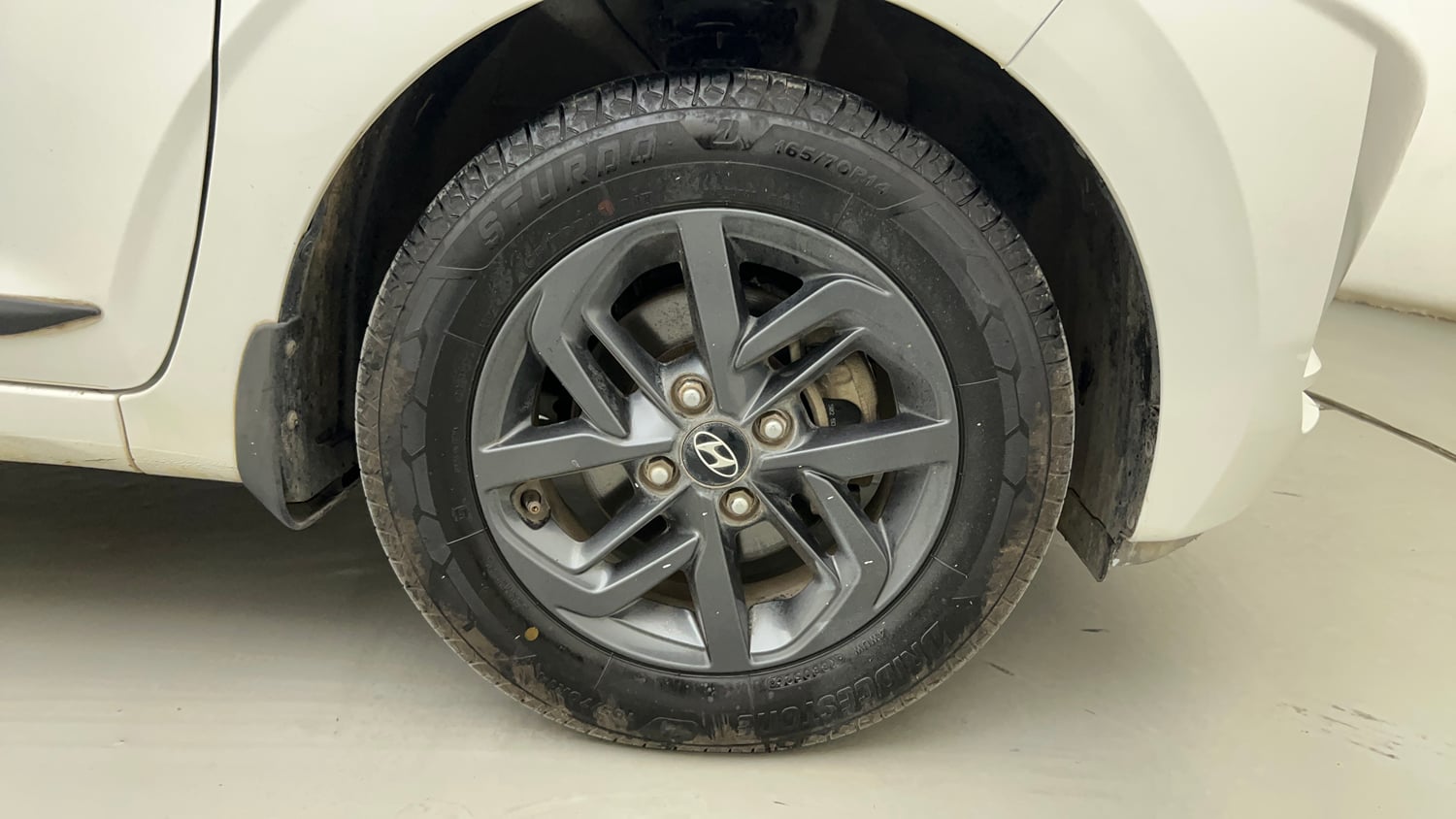 Used 2021 Hyundai Grand i10 Nios Sportz AMT 1.2 Kappa VTVT Petrol Automatic tyres RIGHT FRONT TYRE RIM VIEW
