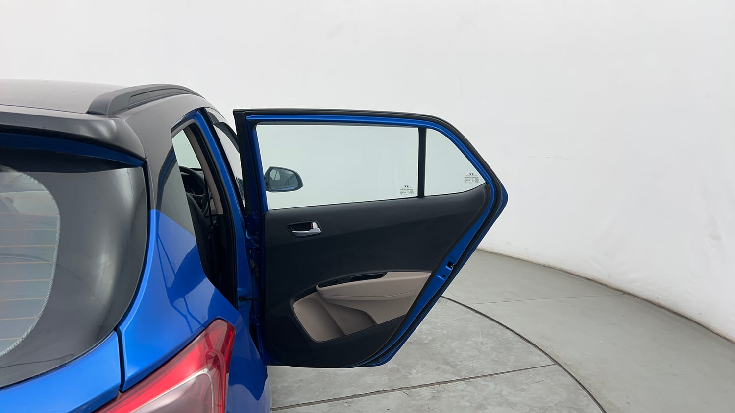 Used 2018 Hyundai Grand i10 Sportz 1.2 Kappa VTVT Dual Tone Petrol Manual interior RIGHT REAR DOOR OPEN VIEW