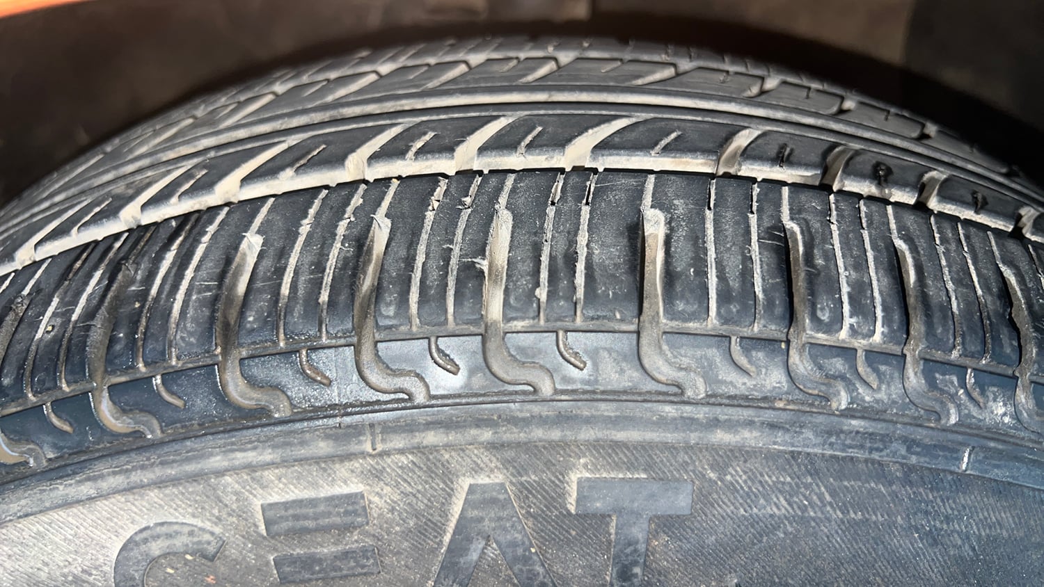 Used 2018 Hyundai Grand i10 Magna 1.2 Kappa VTVT Petrol Manual tyres RIGHT FRONT TYRE TREAD VIEW