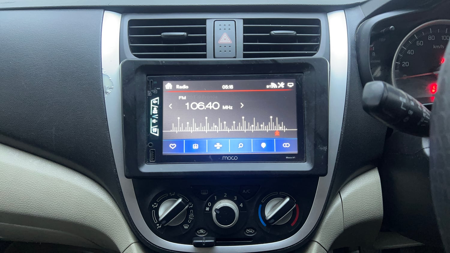 Used 2015 Maruti Suzuki Celerio ZXi Opt Petrol Manual interior MUSIC SYSTEM & AC CONTROL VIEW