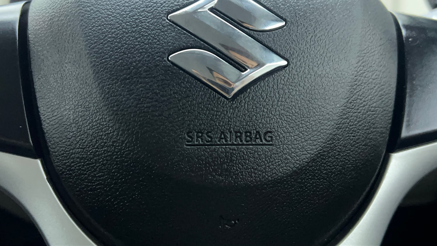 Used 2025 Maruti Suzuki Wagon R VXI 1.0 Petrol Manual top_features Airbags