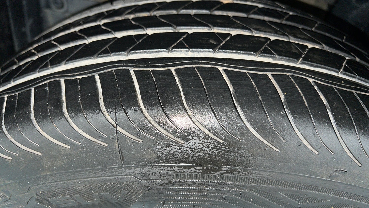 Used 2022 Maruti Suzuki S-Cross Zeta Petrol Manual tyres LEFT FRONT TYRE TREAD VIEW
