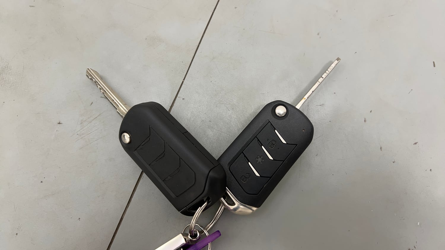 Used 2024 Mahindra Thar LX Hard Top Petrol AT RWD Petrol Automatic extra CAR KEY VIEW