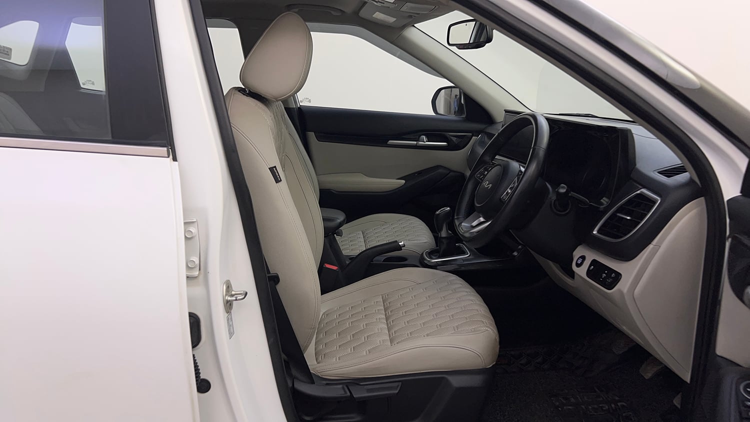 Used 2022 Kia Seltos HTX 1.5 Petrol Manual interior RIGHT SIDE FRONT DOOR CABIN VIEW