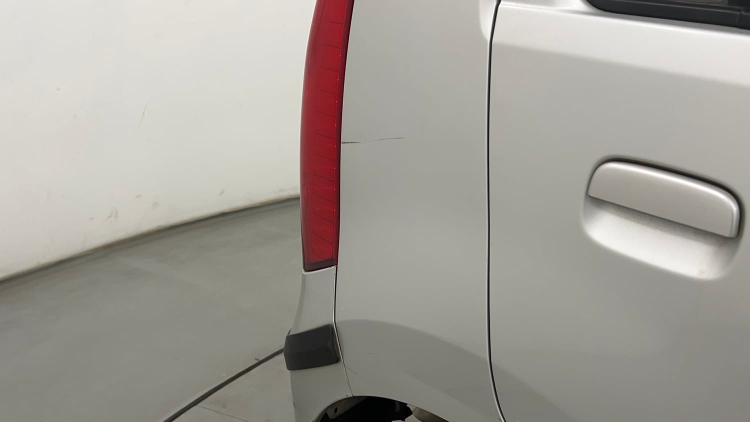 Used 2018 Maruti Suzuki Wagon R VXI Petrol Manual dents MINOR SCRATCH