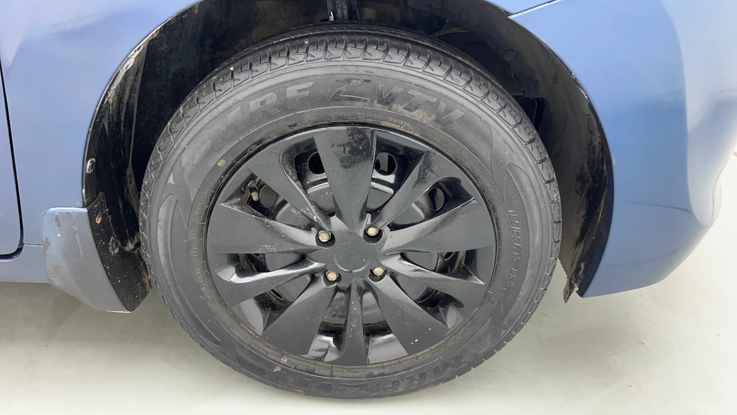 Used 2018 Maruti Suzuki Baleno Delta 1.2 Petrol Manual tyres RIGHT FRONT TYRE RIM VIEW
