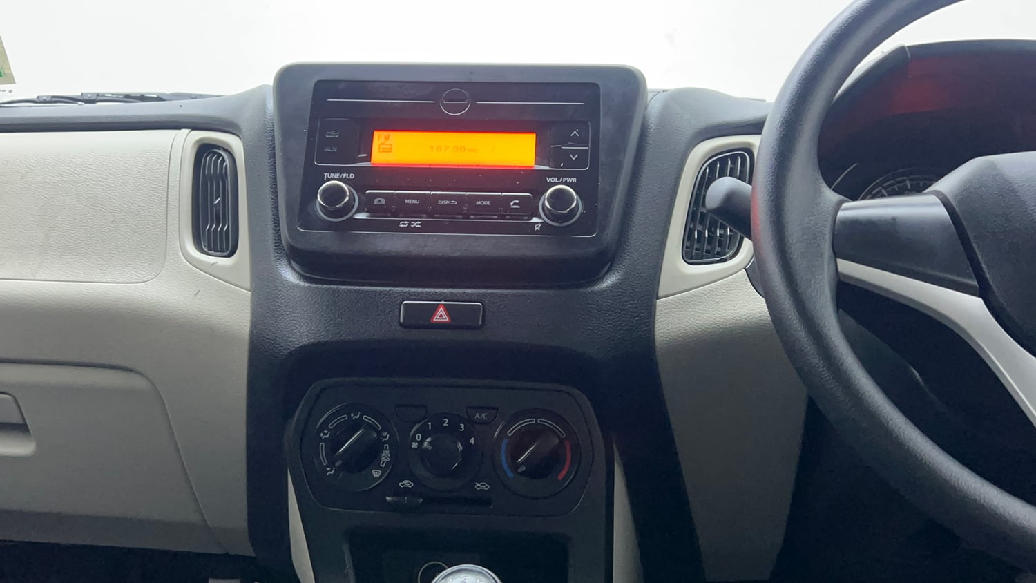 Used 2025 Maruti Suzuki Wagon R VXI 1.0 Petrol Manual interior MUSIC SYSTEM & AC CONTROL VIEW
