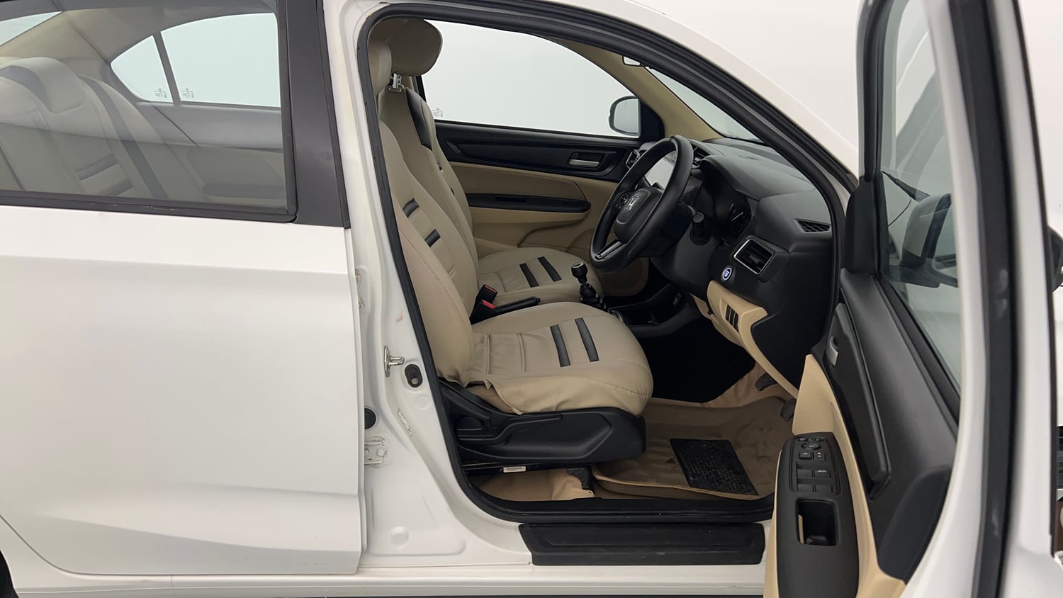 Used 2021 Honda Amaze 1.2 V MT Petrol Petrol Manual interior RIGHT SIDE FRONT DOOR CABIN VIEW