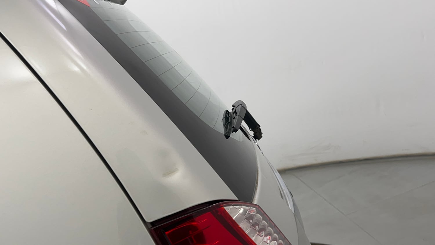Used 2018 Maruti Suzuki Wagon R VXI Petrol Manual dents MINOR DENT
