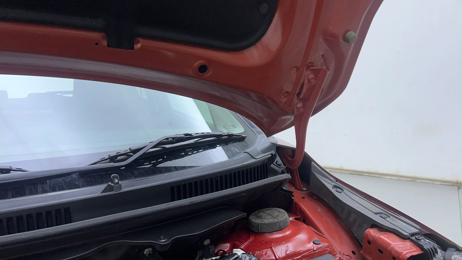 Used 2024 Maruti Suzuki Baleno Alpha AGS Petrol Automatic engine ENGINE LEFT SIDE HINGE & APRON VIEW