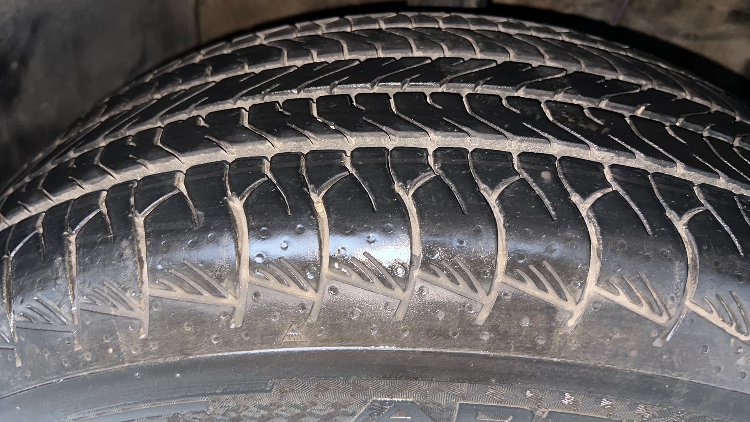Used 2023 Maruti Suzuki Grand Vitara Delta Smart Hybrid Petrol Manual tyres RIGHT FRONT TYRE TREAD VIEW