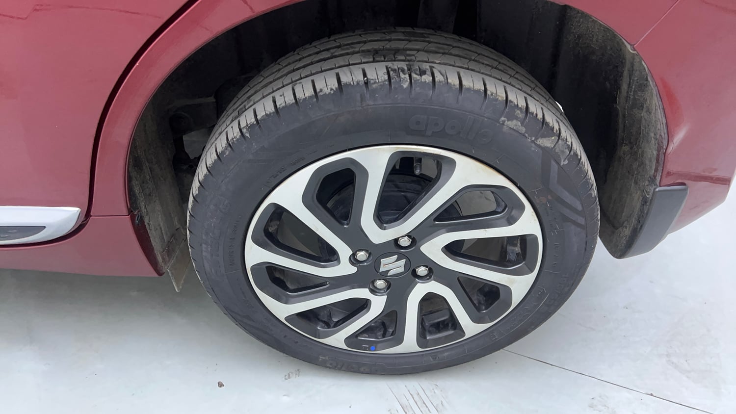 Used 2024 Maruti Suzuki Baleno Alpha AGS Petrol Automatic tyres LEFT REAR TYRE RIM VIEW