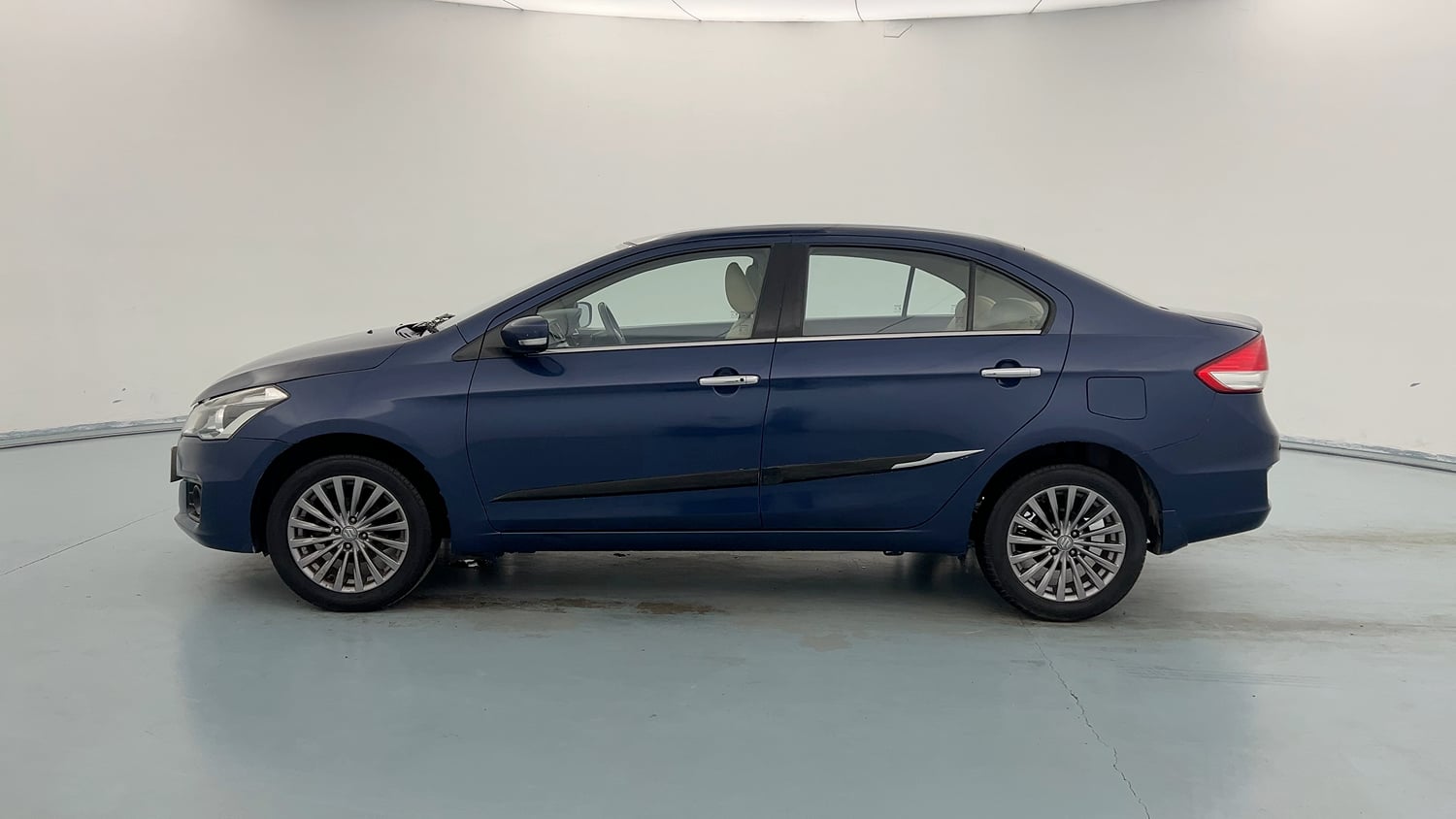 Used 2017 Maruti Suzuki Ciaz Alpha 1.4 MT Petrol Manual exterior LEFT SIDE VIEW