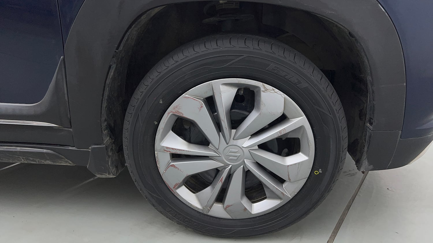 Used 2023 Maruti Suzuki Fronx Delta 1.2L MT Petrol Manual tyres RIGHT FRONT TYRE RIM VIEW