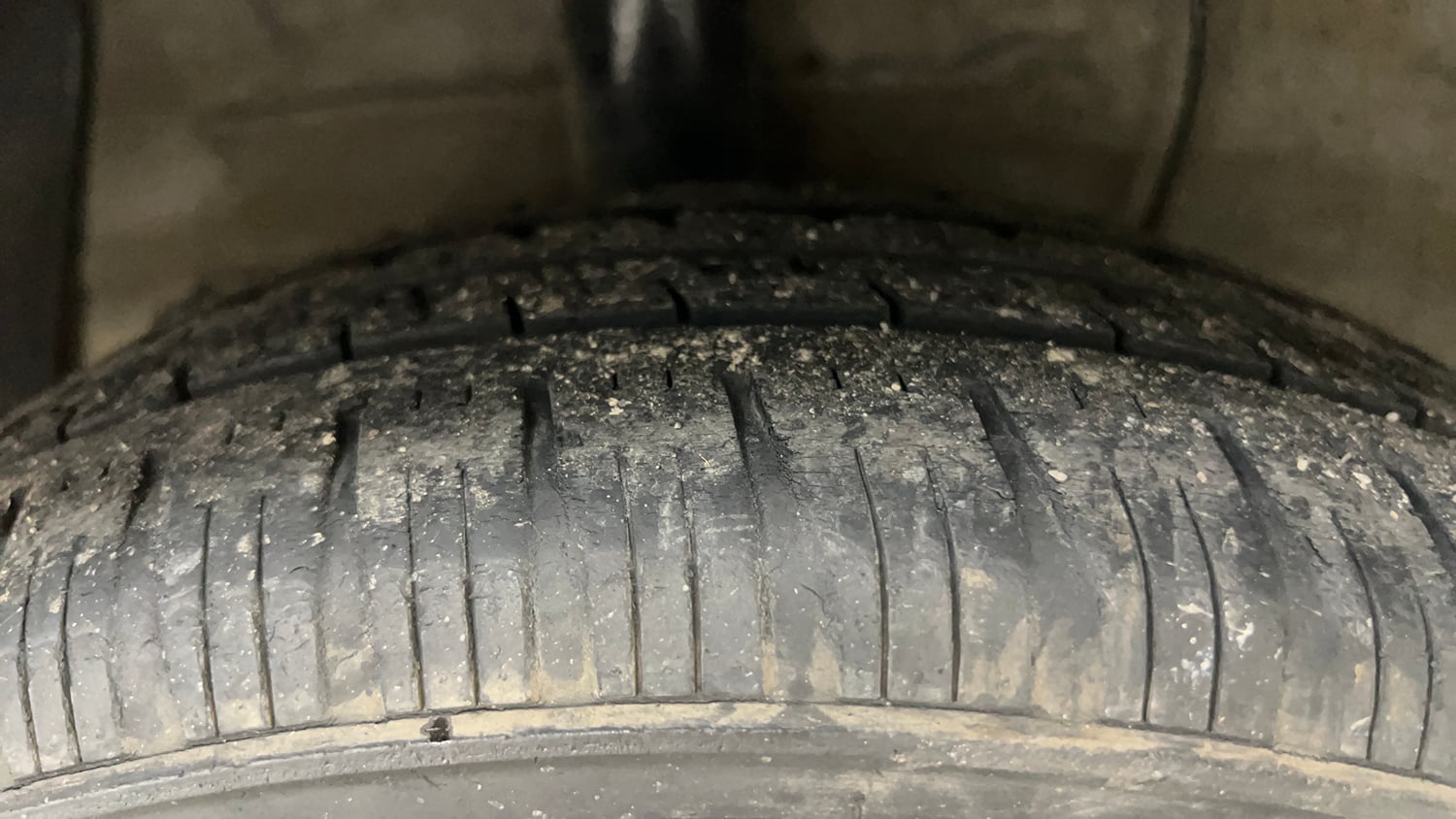 Used 2015 Hyundai Xcent S 1.2 (O) Petrol Manual tyres RIGHT REAR TYRE TREAD VIEW