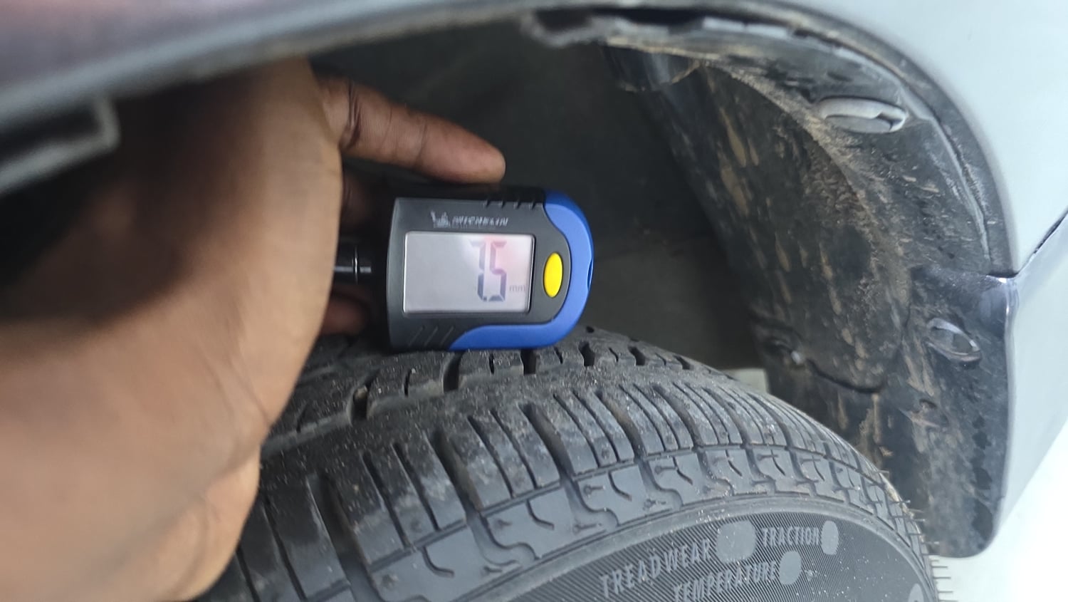 Used 2017 Maruti Suzuki Alto K10 VXi Petrol Manual tyres LEFT FRONT TYRE TREAD VIEW