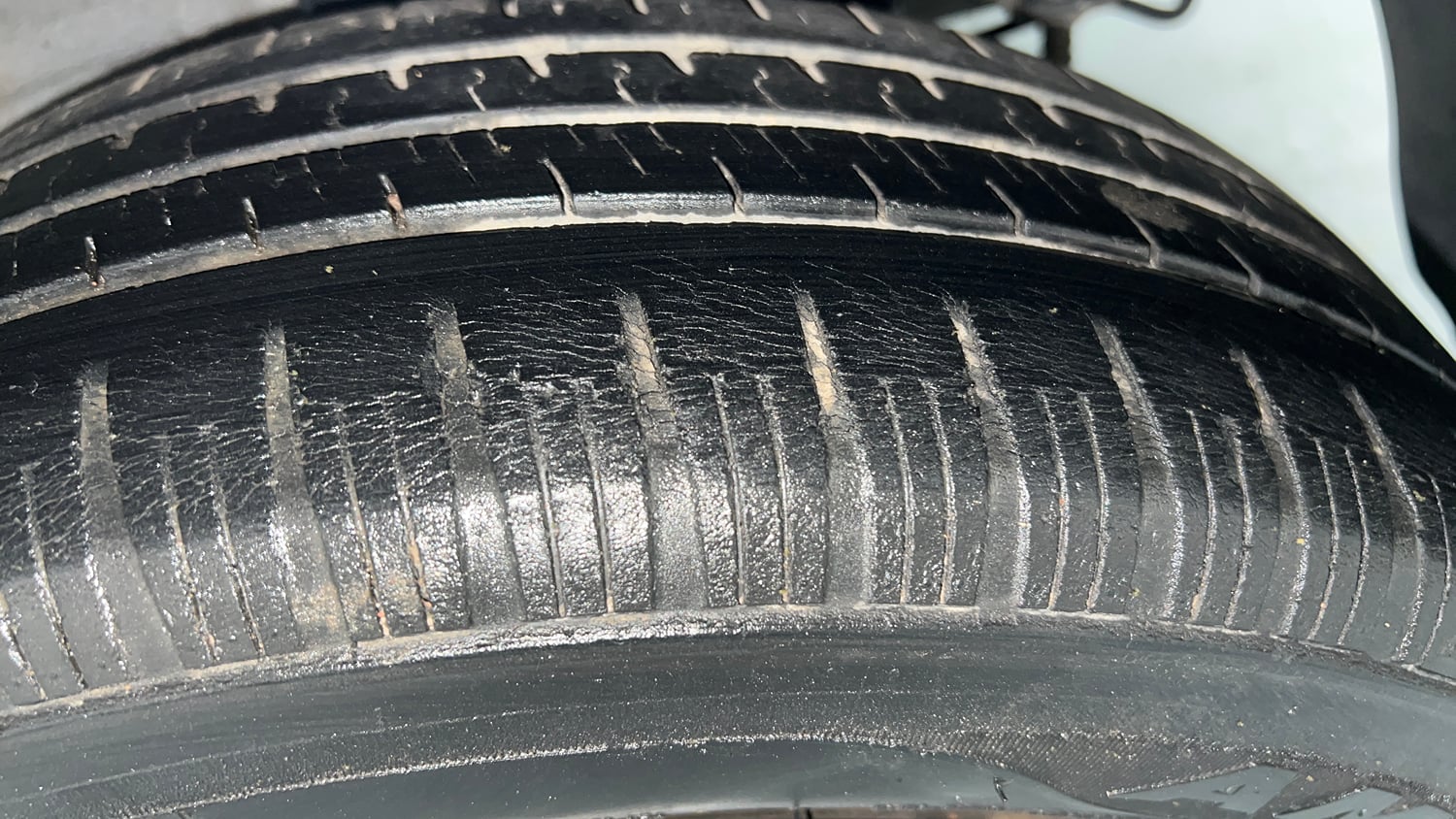 Used 2019 Hyundai Grand i10 Magna 1.2 Kappa VTVT Petrol Manual tyres LEFT REAR TYRE TREAD VIEW