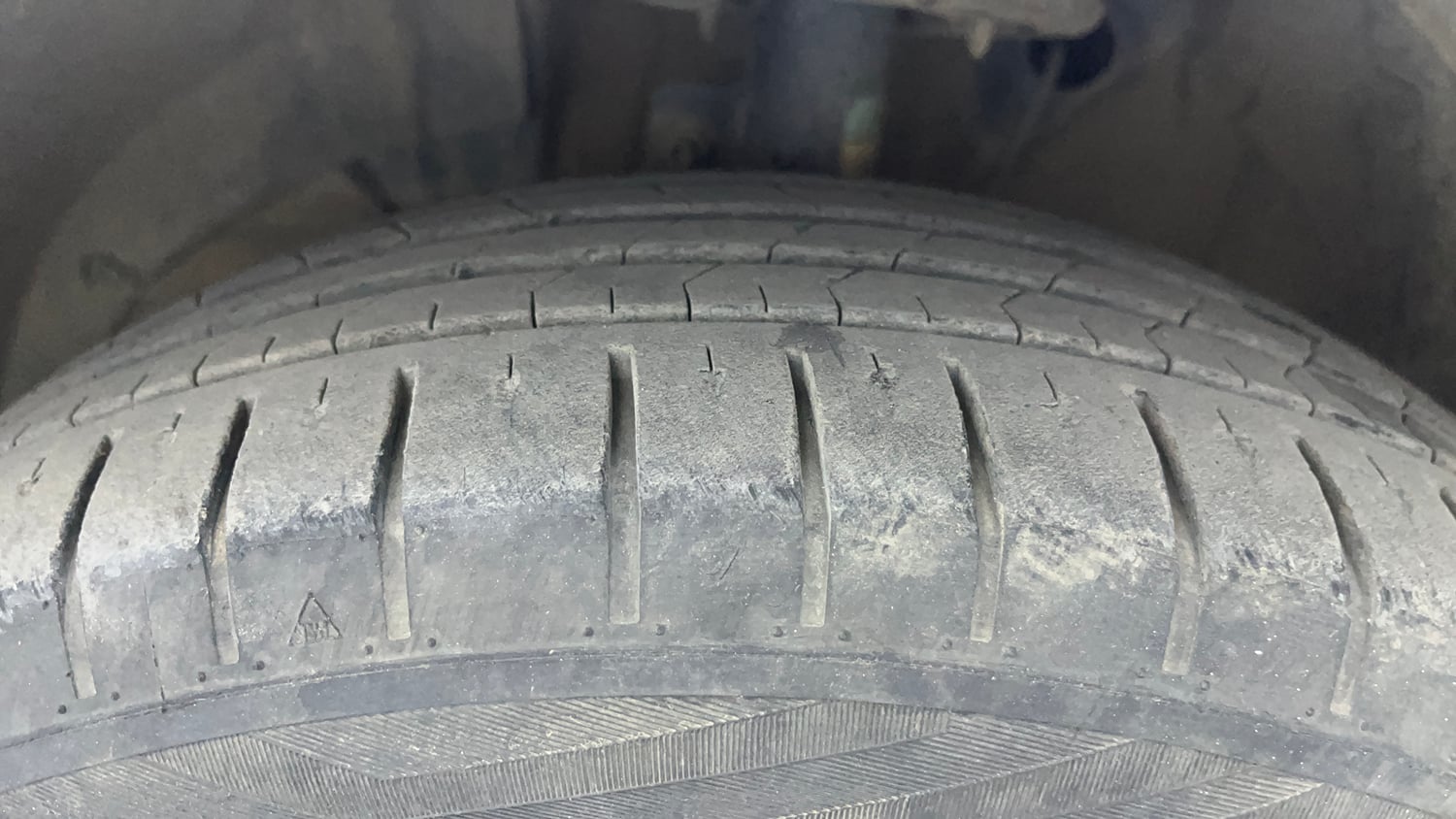 Used 2020 Toyota Glanza V CVT Petrol Automatic tyres LEFT FRONT TYRE TREAD VIEW