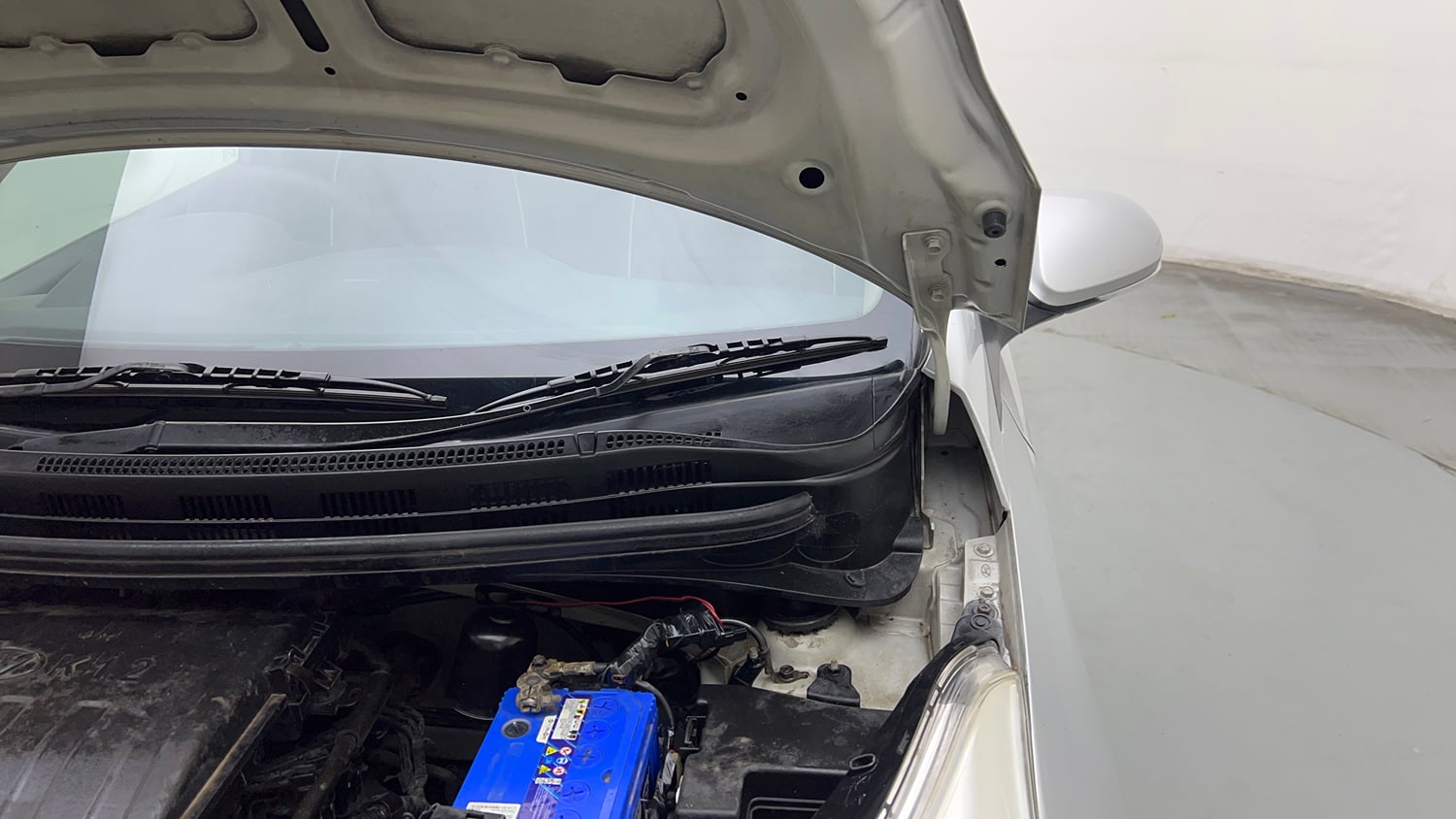 Used 2015 Hyundai Grand i10 Sportz 1.2 Kappa VTVT Petrol Manual engine ENGINE LEFT SIDE HINGE & APRON VIEW