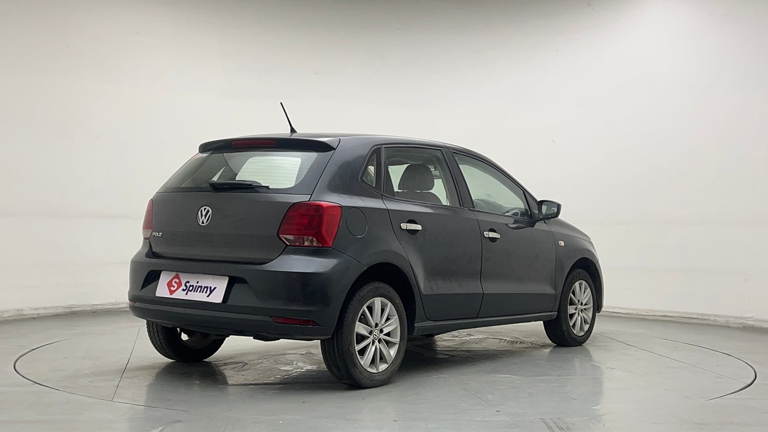 Used 2015 Volkswagen Polo Highline1.2L (P) Petrol Manual exterior RIGHT REAR CORNER VIEW