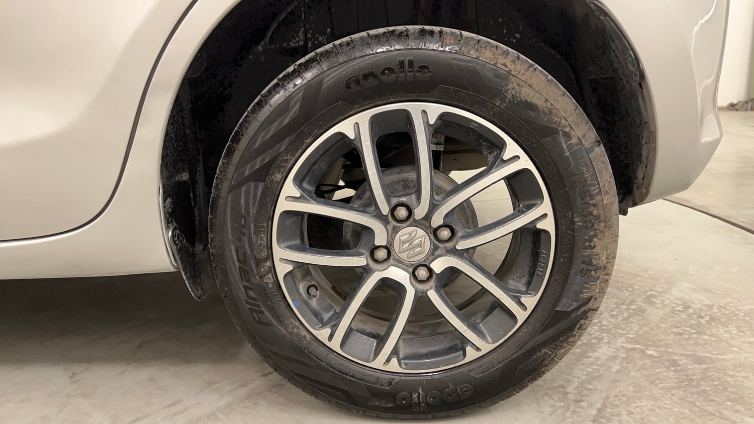 Used 2019 Maruti Suzuki Swift ZXi Plus Petrol Manual tyres LEFT REAR TYRE RIM VIEW