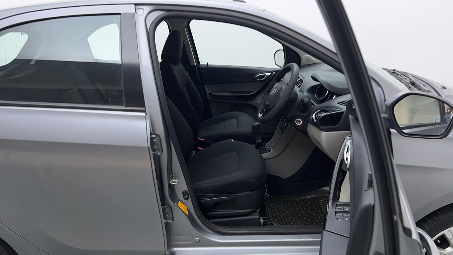 Used 2018 Tata Tiago Revotron XZ Petrol Manual interior RIGHT SIDE FRONT DOOR CABIN VIEW