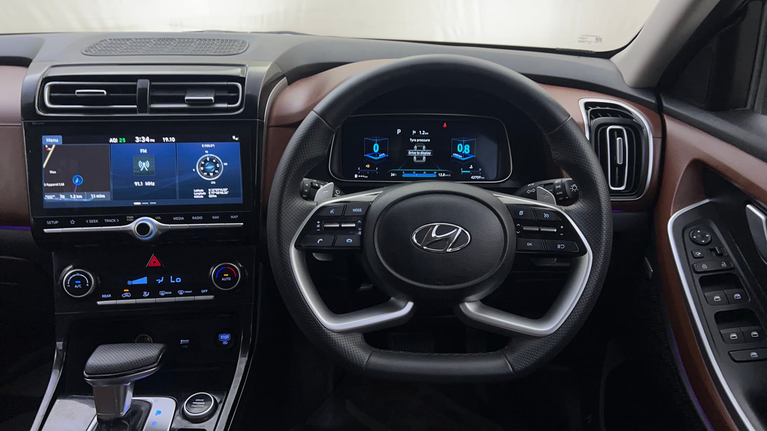 Used 2022 Hyundai Alcazar Signature (O) 7 Seater 1.5 Diesel AT Diesel Automatic interior STEERING VIEW