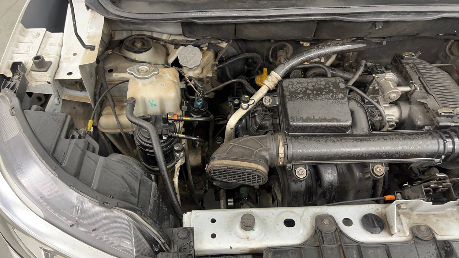 Used 2023 Renault Triber RXZ Petrol Manual engine ENGINE RIGHT SIDE VIEW