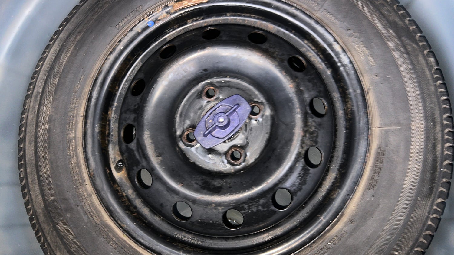 Used 2020 Maruti Suzuki Swift VXi Petrol Manual tyres SPARE TYRE VIEW