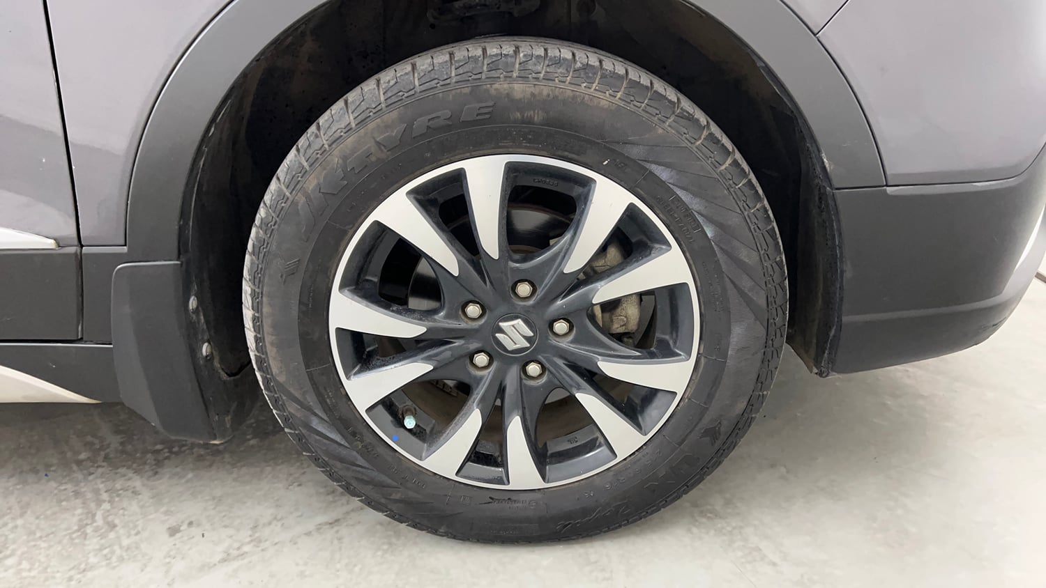Used 2020 Maruti Suzuki S-Cross Zeta Petrol Manual tyres RIGHT FRONT TYRE RIM VIEW