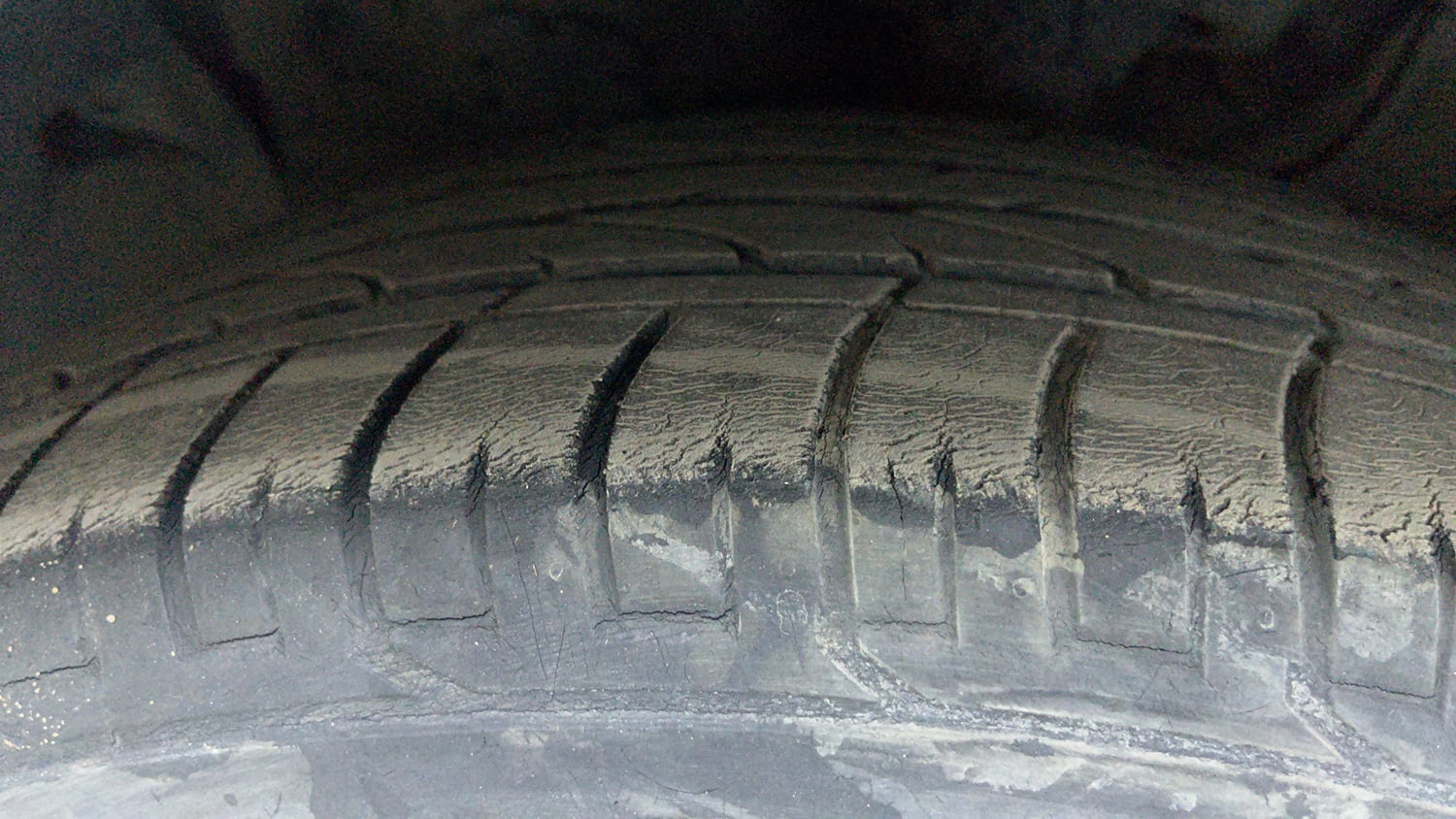 Used 2017 Hyundai Creta SX 1.6 CRDI (O) Diesel Manual tyres LEFT FRONT TYRE TREAD VIEW