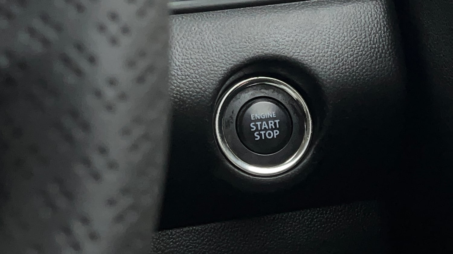 Used 2023 Maruti Suzuki Swift ZXi CNG Cng Manual top_features Keyless start