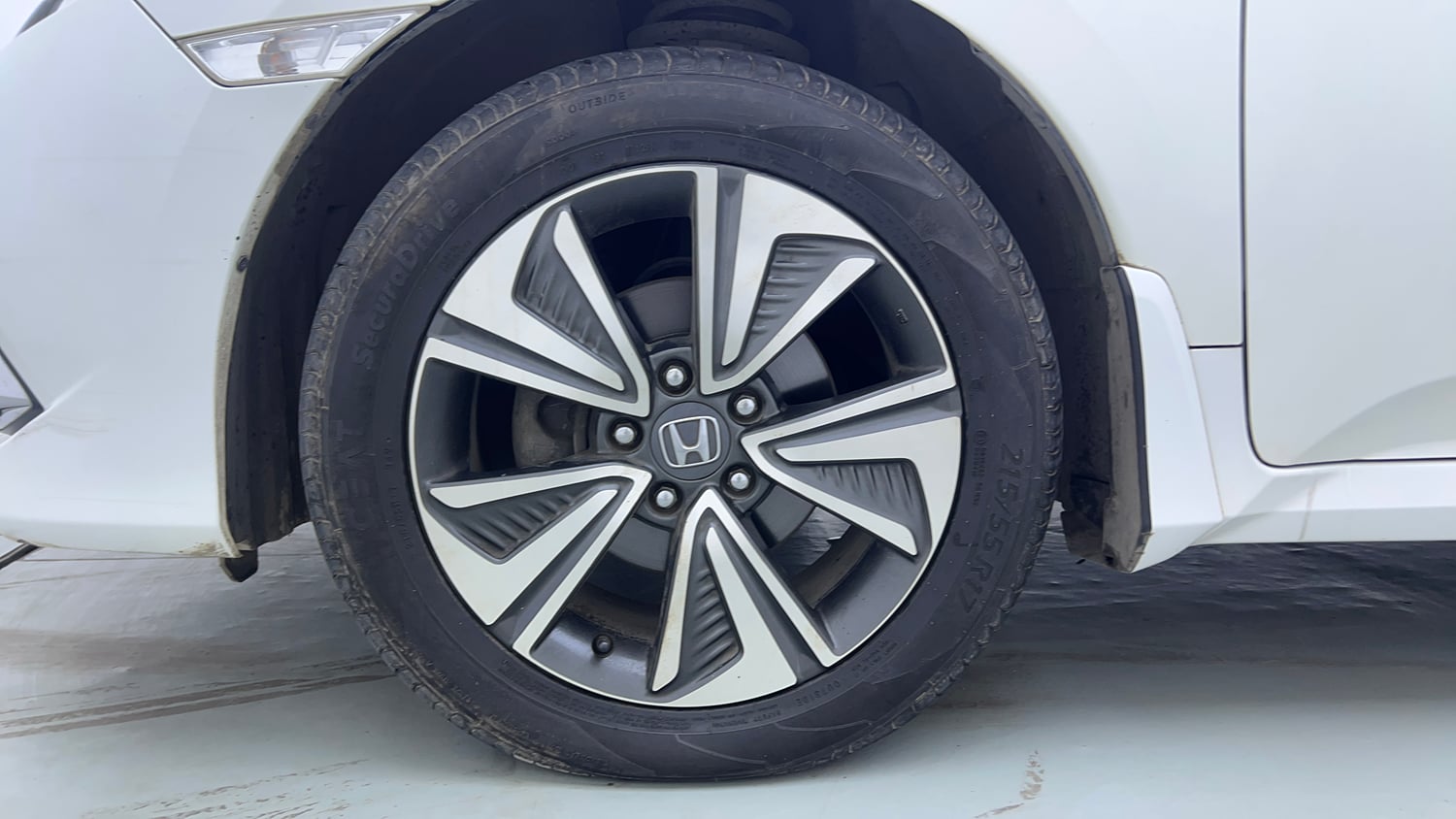 Used 2019 Honda Civic ZX CVT Petrol Petrol Automatic tyres LEFT FRONT TYRE RIM VIEW
