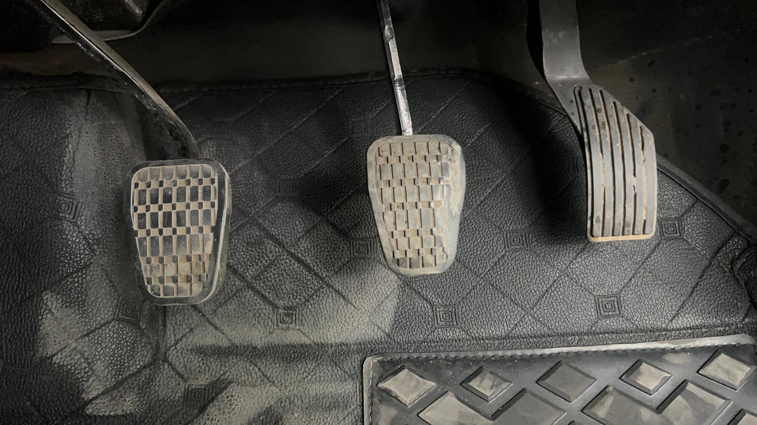 Used 2022 Tata Punch Accomplished Dazzle Pack MT Petrol Manual interior PEDALS VIEW