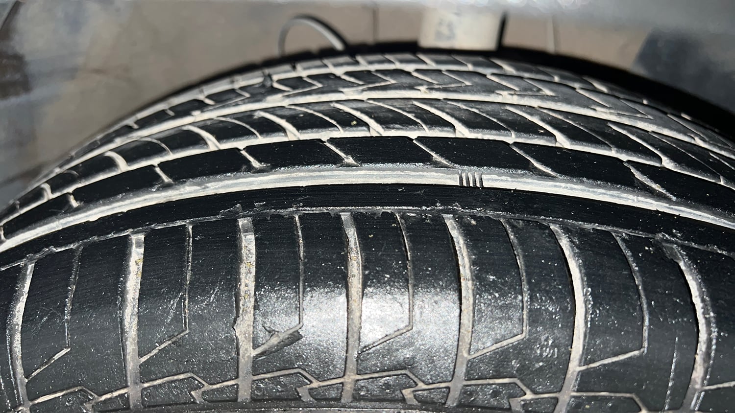 Used 2019 Hyundai Venue SX Plus 1.0L Turbo DCT Sport Petrol Automatic tyres RIGHT FRONT TYRE TREAD VIEW