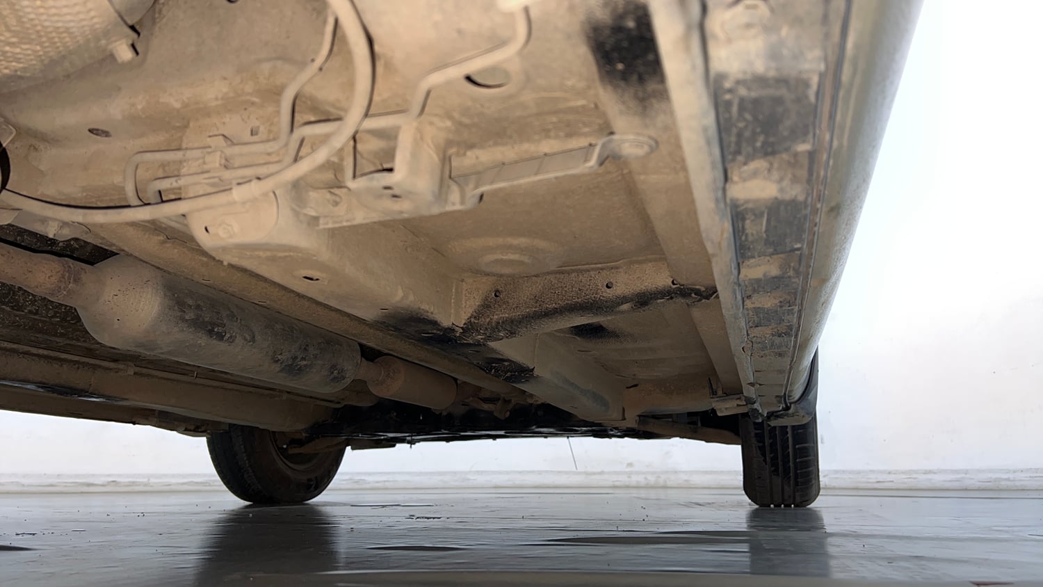 Used 2015 Maruti Suzuki Swift VXi Petrol Manual extra REAR RIGHT UNDERBODY VIEW