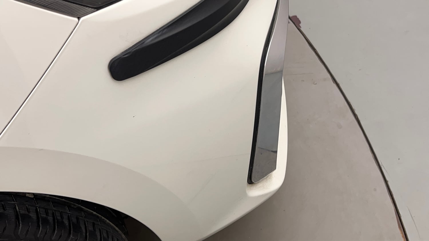 Used 2023 Maruti Suzuki Ertiga ZXi AT Petrol Automatic dents MINOR SCRATCH