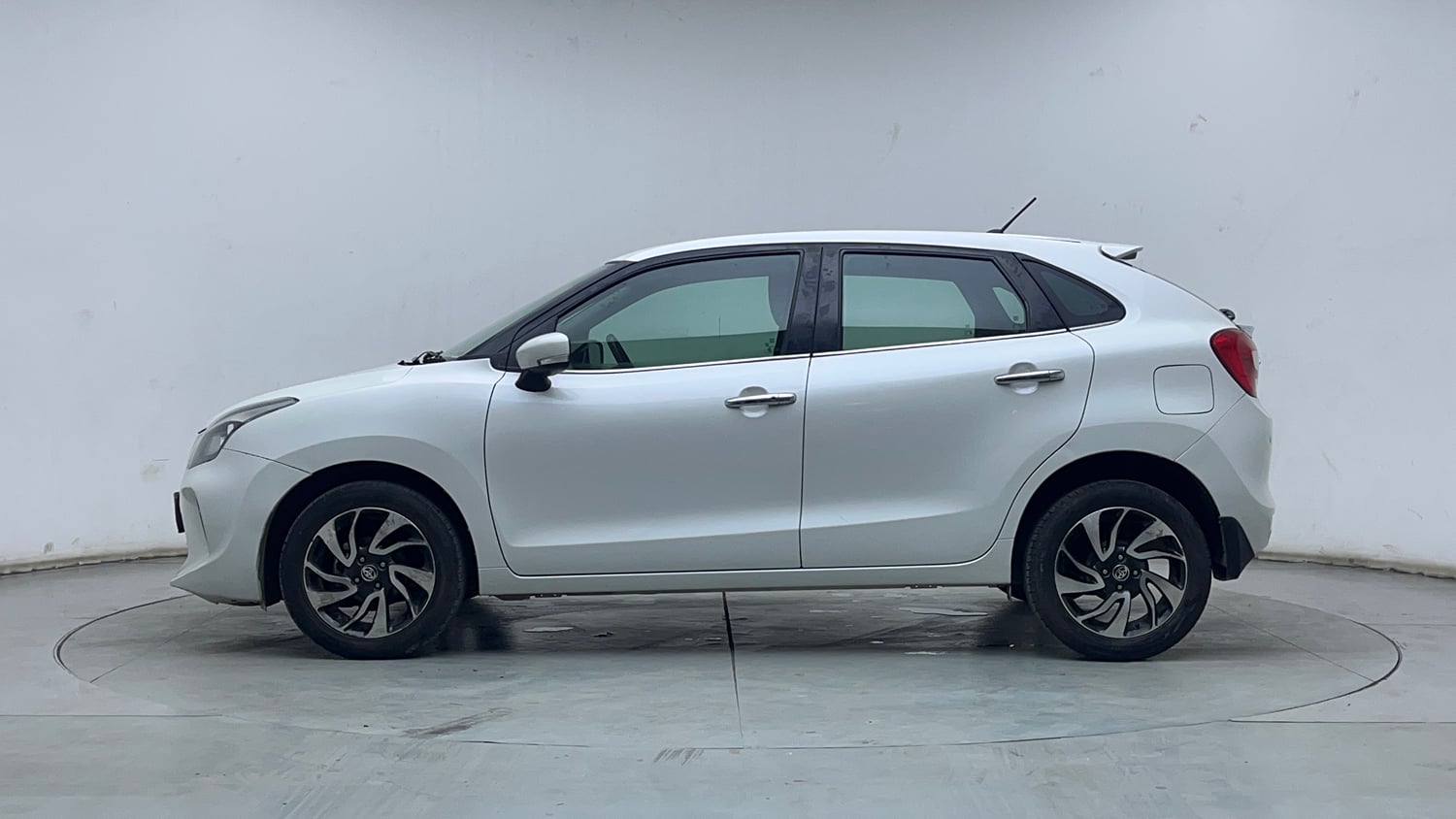 Used 2020 Toyota Glanza V CVT Petrol Automatic exterior LEFT SIDE VIEW