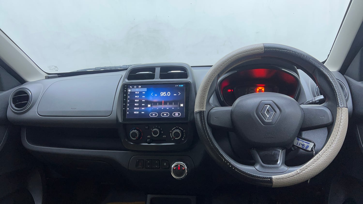 Used 2017 Renault Kwid 1.0 RXT AMT Petrol Automatic interior DASHBOARD VIEW