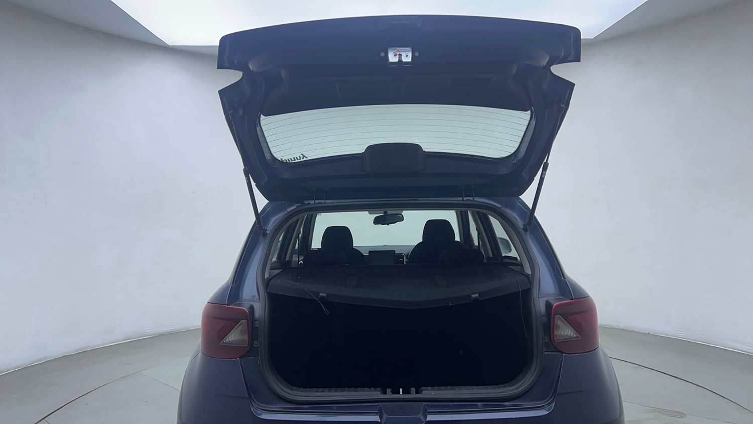 Used 2022 Hyundai Venue SX Plus 1.0 Turbo DCT Petrol Automatic interior DICKY DOOR OPEN VIEW
