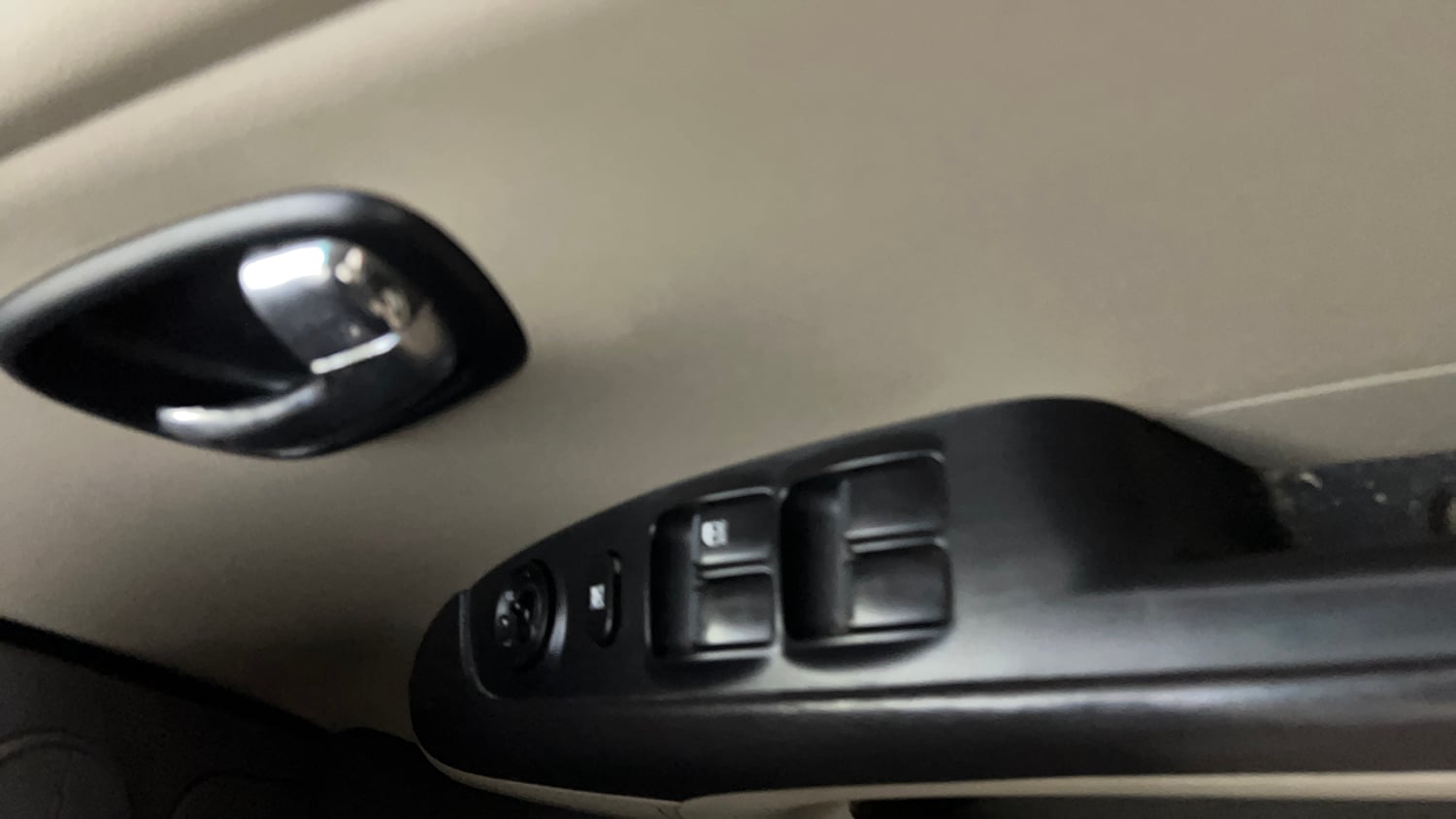 Used 2013 Hyundai i10 Magna 1.2 Kappa2 Petrol Manual top_features Power windows
