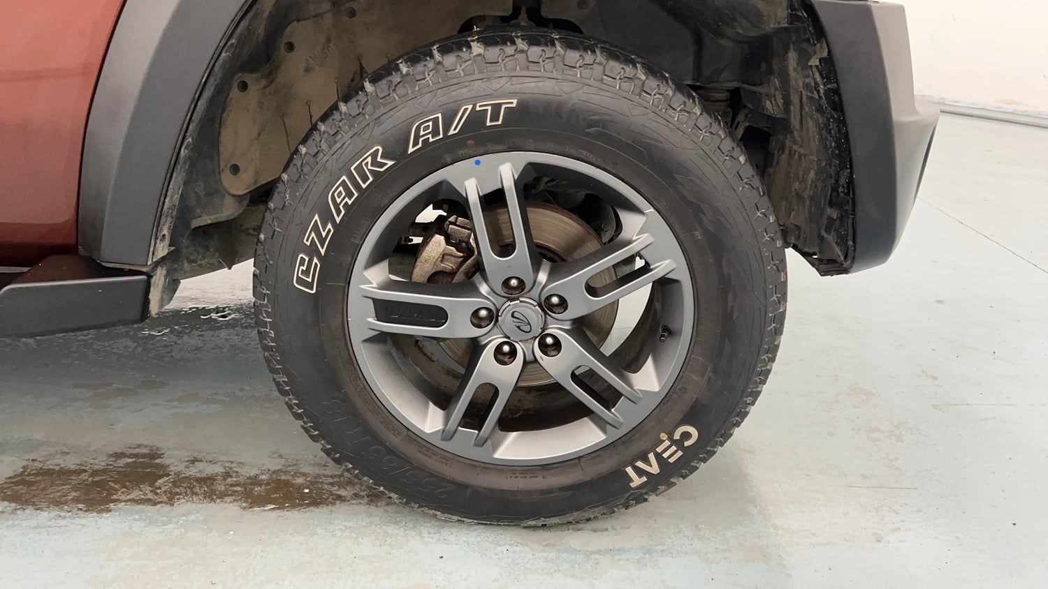 Used 2021 mahindra Thar LX Hard Top Petrol MT 4WD Petrol Manual tyres RIGHT FRONT TYRE RIM VIEW