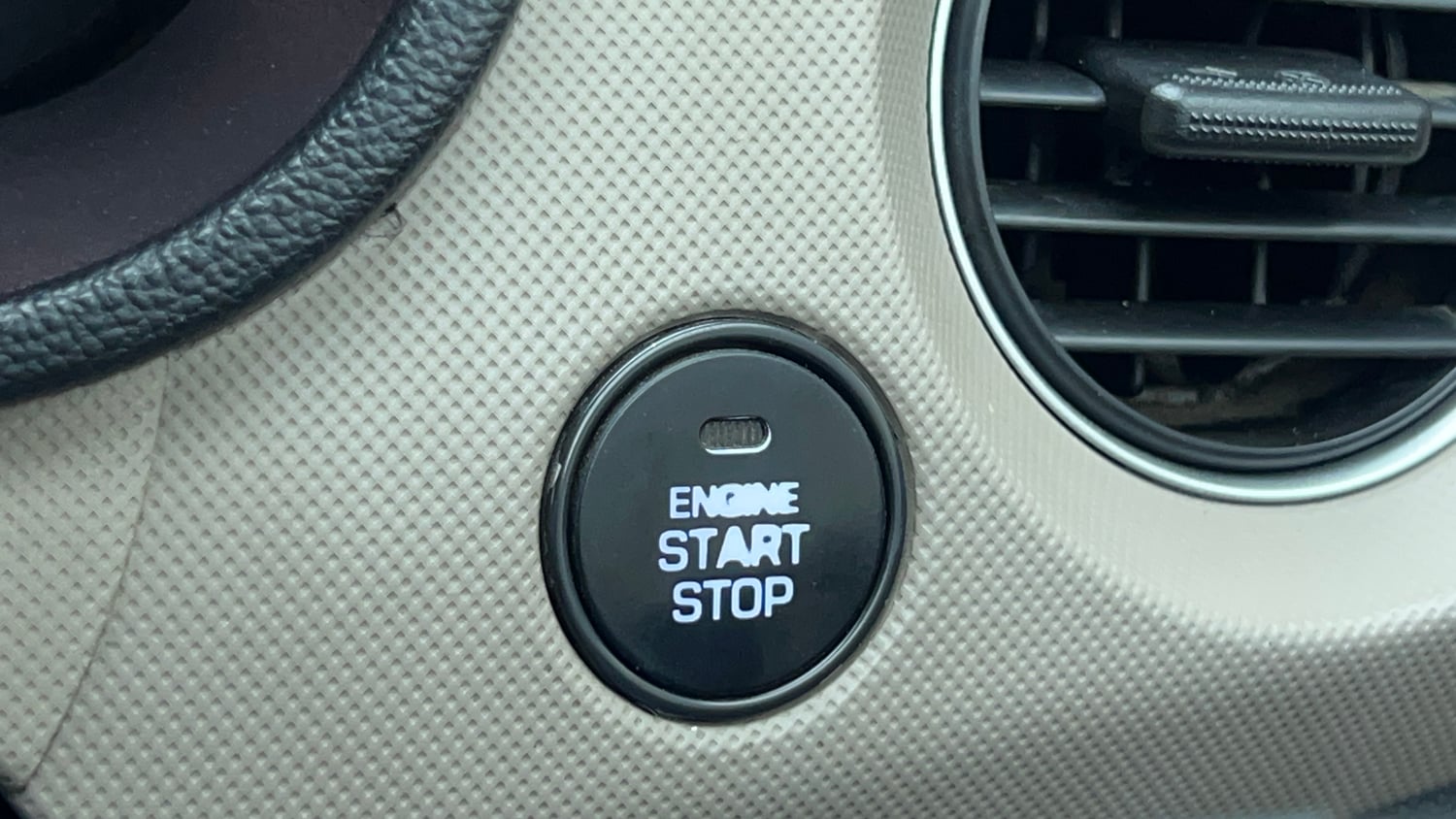 Used 2016 Hyundai Grand i10 Asta AT 1.2 Kappa VTVT Petrol Automatic top_features Keyless start