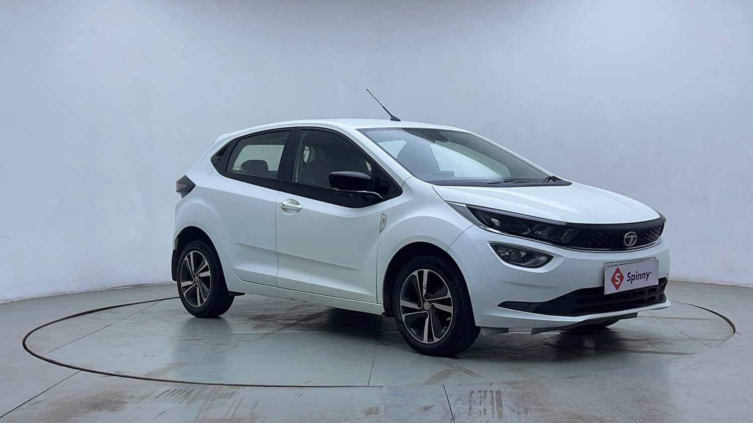 Used 2021 Tata Altroz XZ Petrol Petrol Manual exterior RIGHT FRONT CORNER VIEW