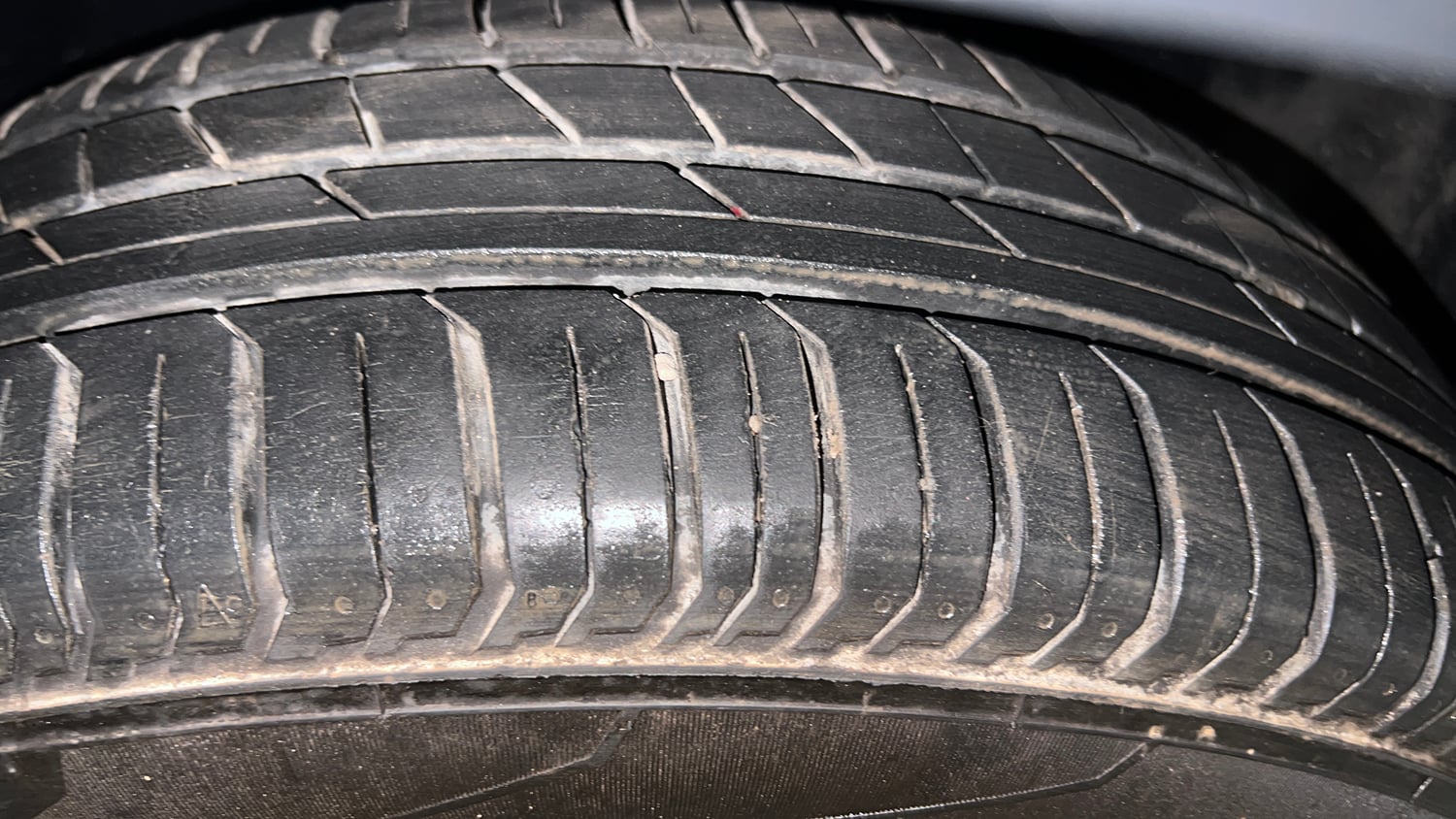 Used 2023 Tata Punch Adventure Rhythm Pack MT Petrol Manual tyres RIGHT FRONT TYRE TREAD VIEW