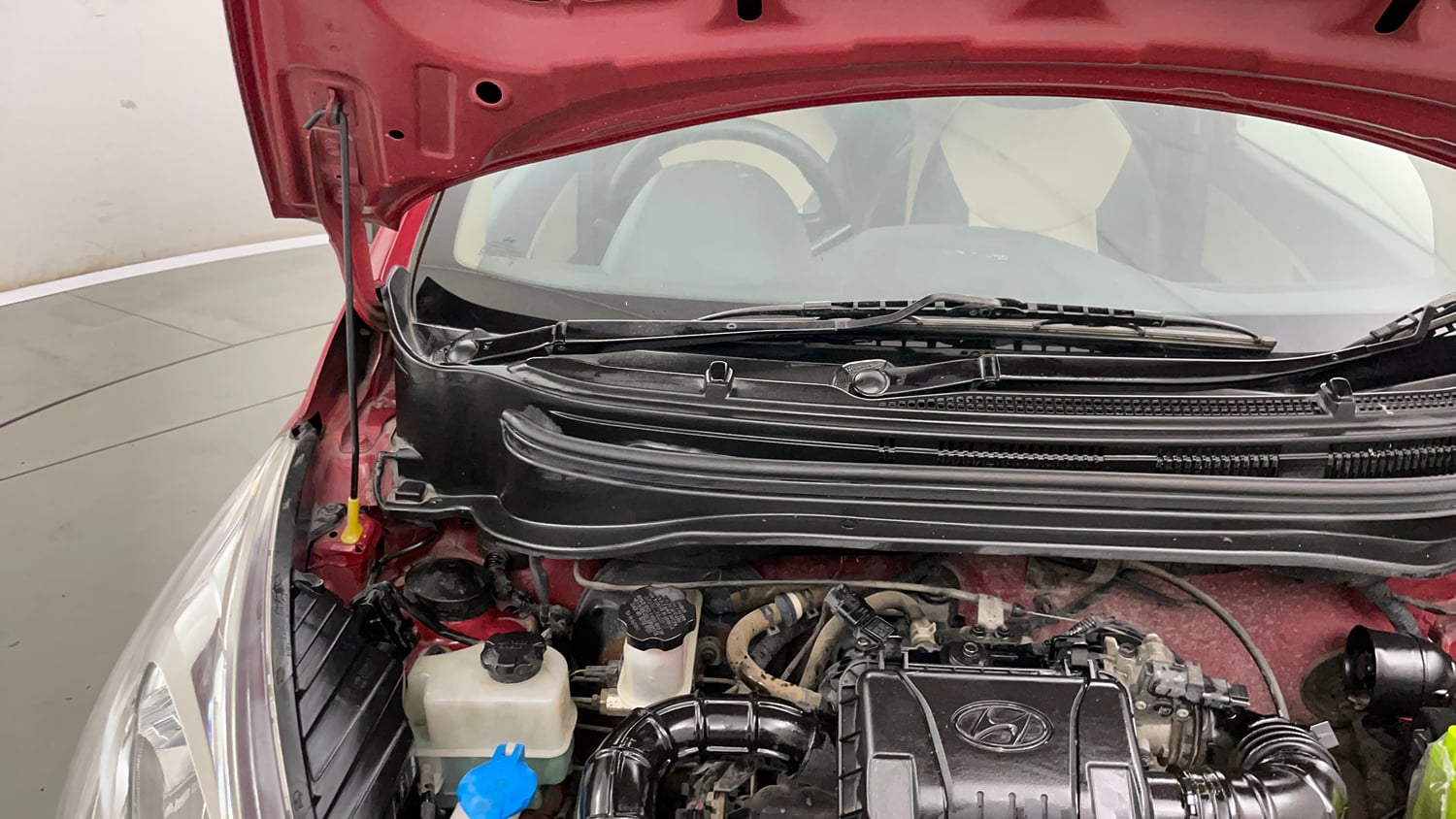 Used 2017 Hyundai Eon Era + Petrol Manual engine ENGINE RIGHT SIDE HINGE & APRON VIEW