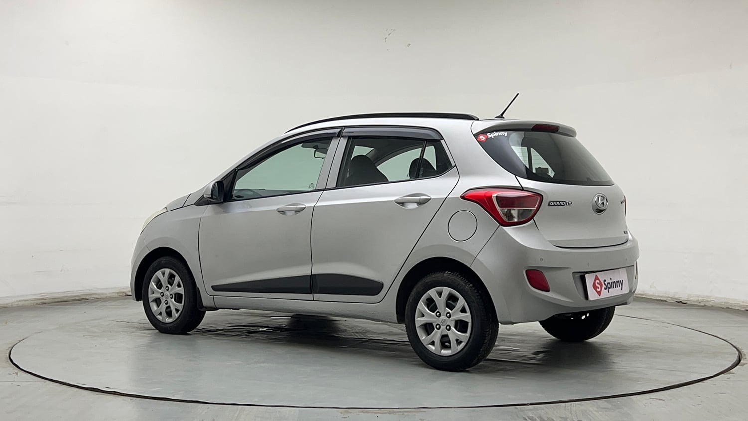 Used 2015 Hyundai Grand i10 Sportz 1.2 Kappa VTVT Petrol Manual exterior LEFT REAR CORNER VIEW