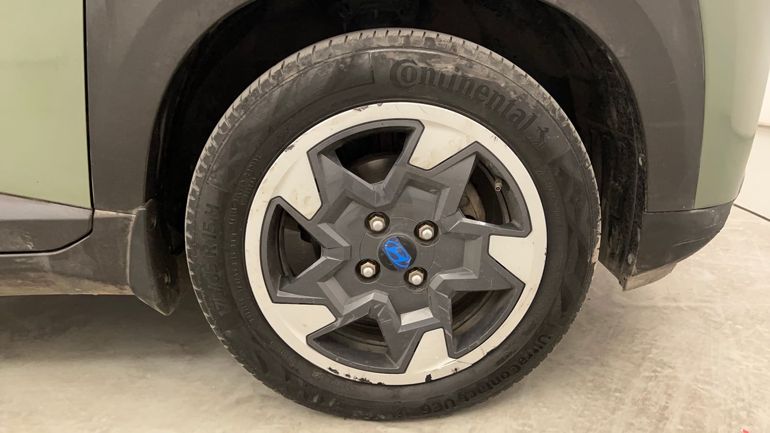 Used 2024 Hyundai Exter SX 1.2 CNG MT Cng Manual tyres RIGHT FRONT TYRE RIM VIEW